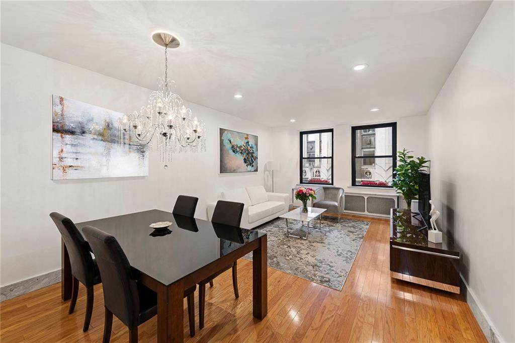 3 Hanover Square - Photo 1