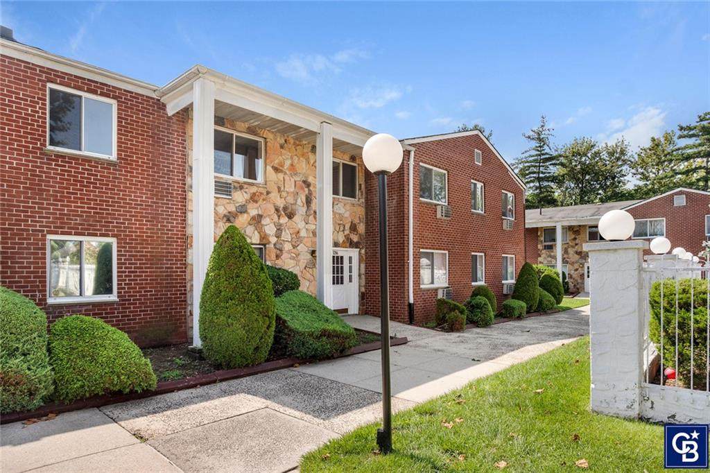 1286 Rockland Avenue - Photo 1