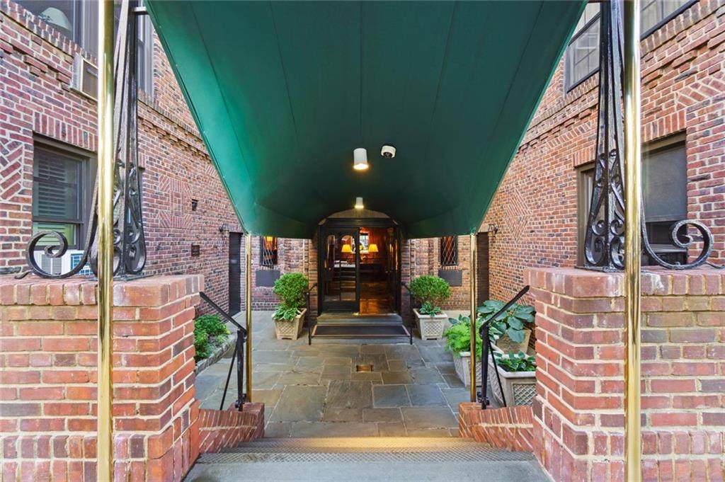 10 Mitchell Place - Photo 1