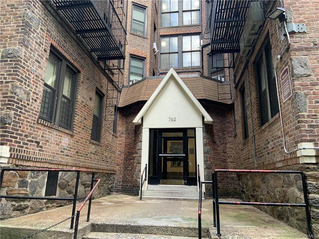 762 Brady Avenue - Photo 1