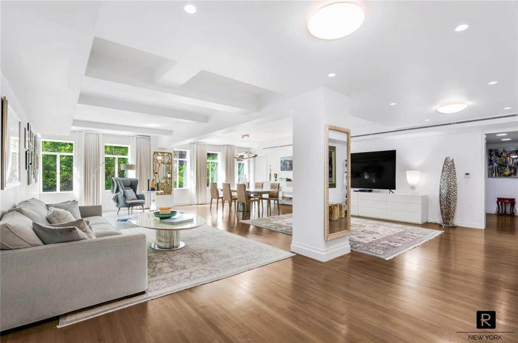 737 Park Avenue - Photo 1
