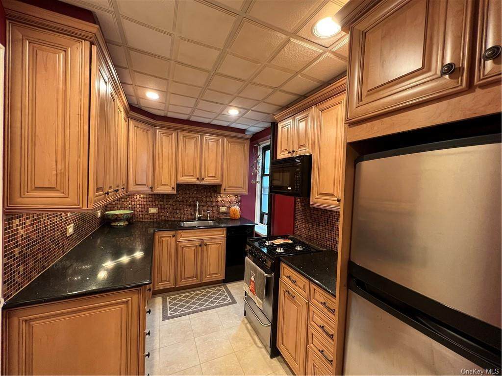 182 Garth Road - Photo 1