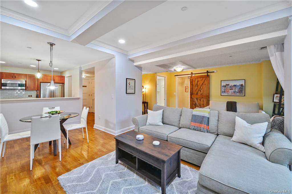 225 Stanley Avenue - Photo 1