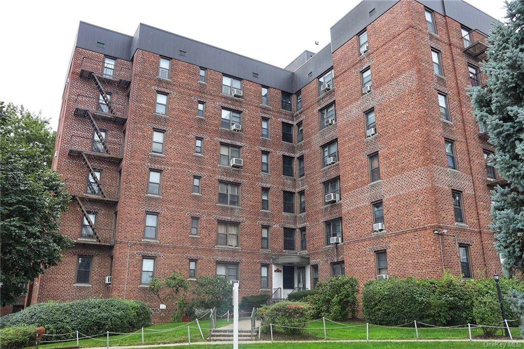 112-50 Northern Boulevard - Photo 1