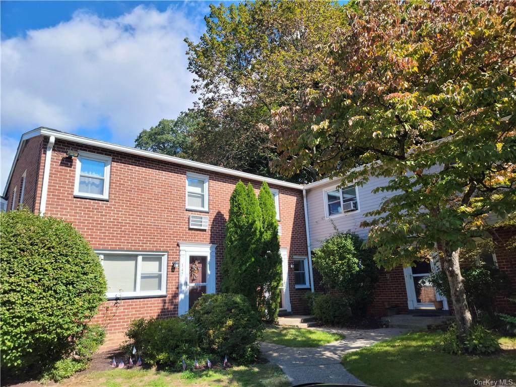 149 Charter Circle - Photo 1