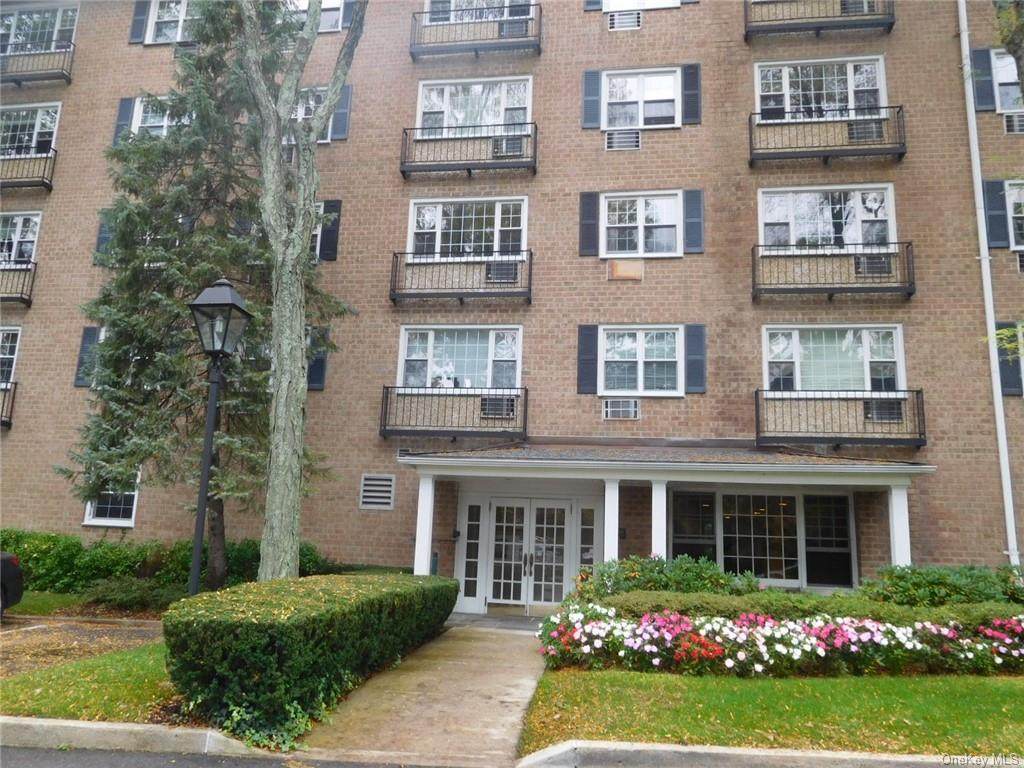3 Consulate Drive - Photo 1