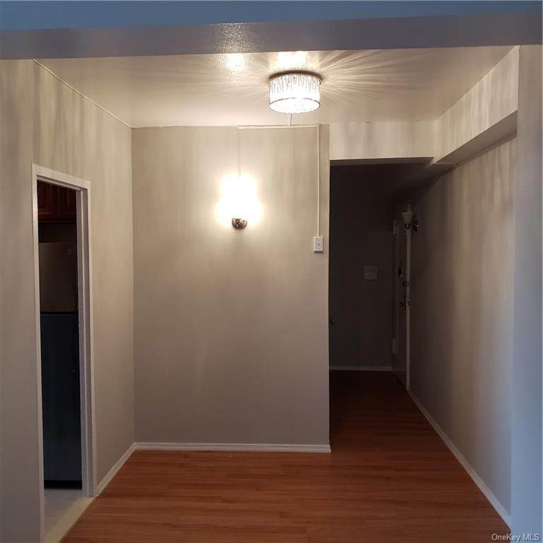 1594 Unionport Road - Photo 1