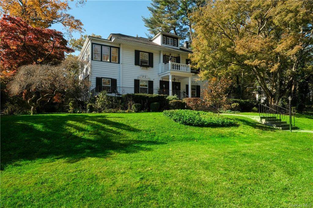 137 Montgomery Circle - Photo 1