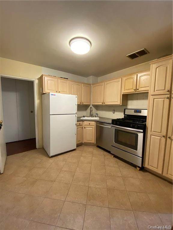1 Lakeview Drive - Photo 1