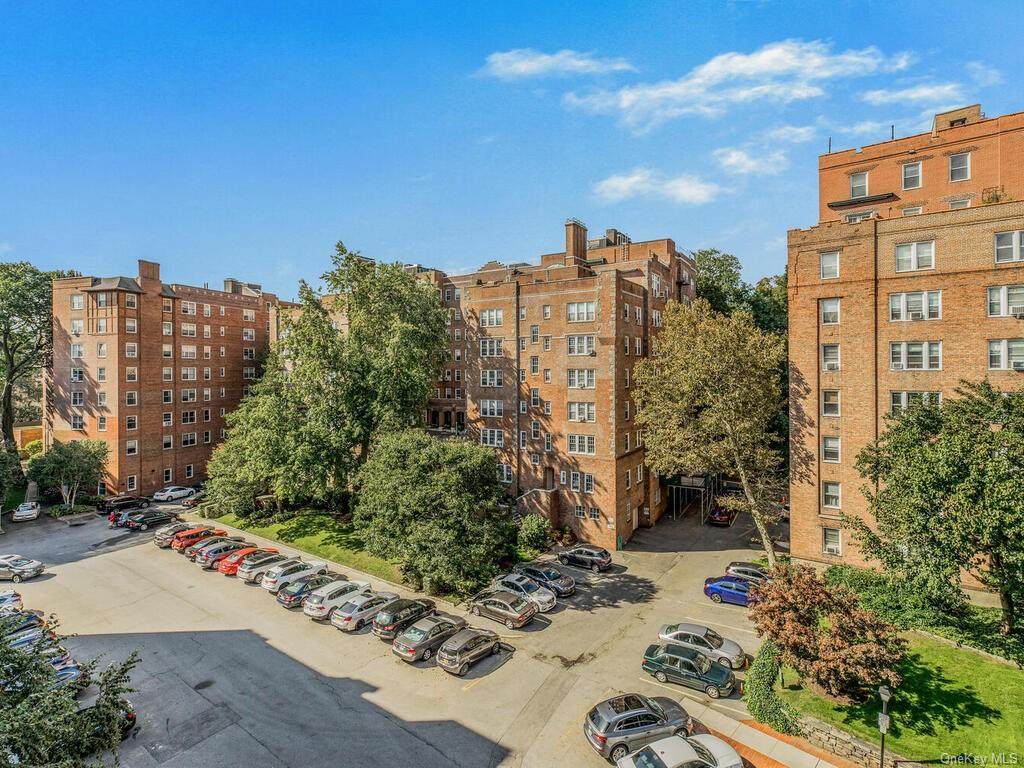 25 Parkview Avenue - Photo 1
