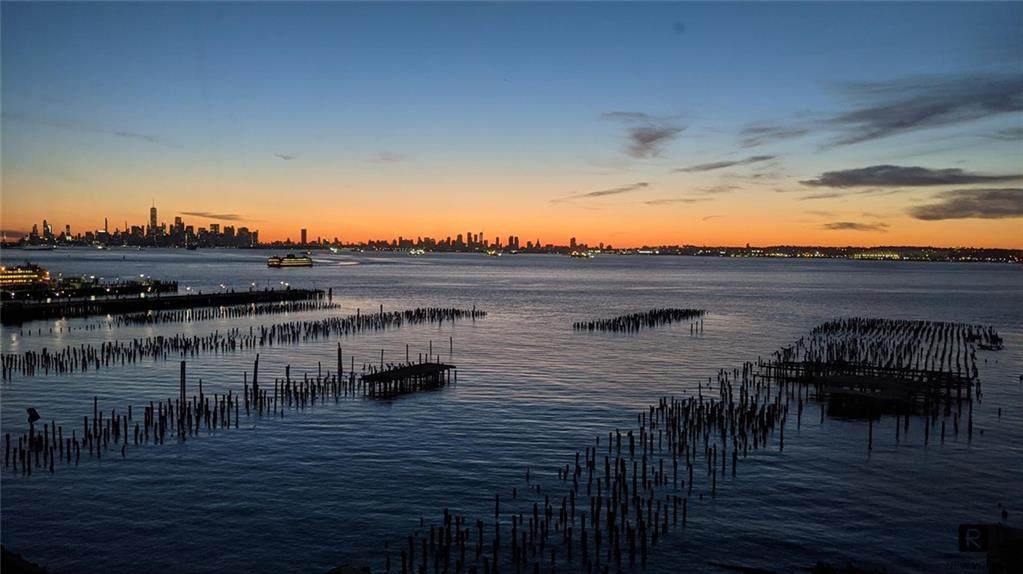 10 Bay Street Landing - Photo 1