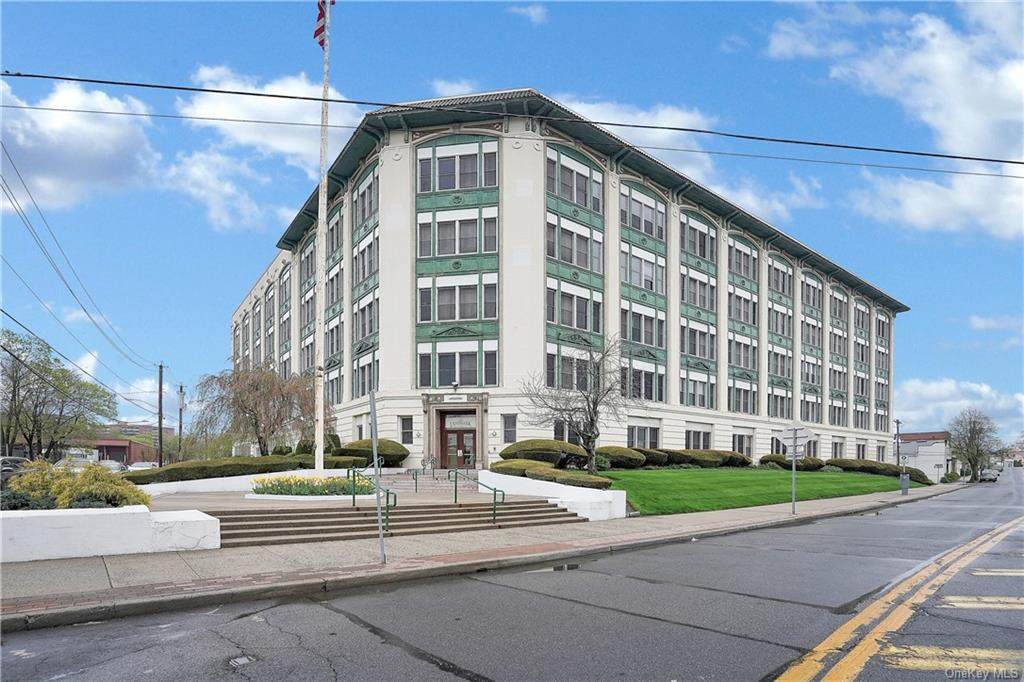 1 Landmark Square - Photo 1