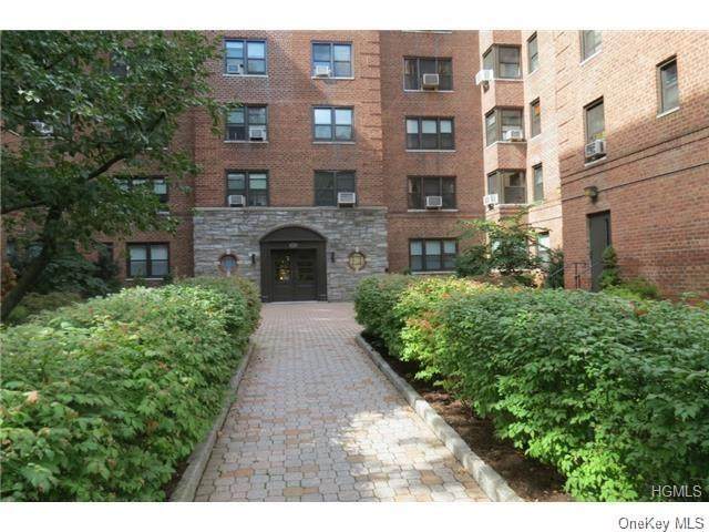 30 Ehrbar Avenue - Photo 1