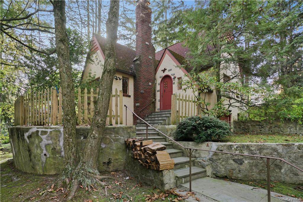 19 Piney Point Avenue - Photo 1