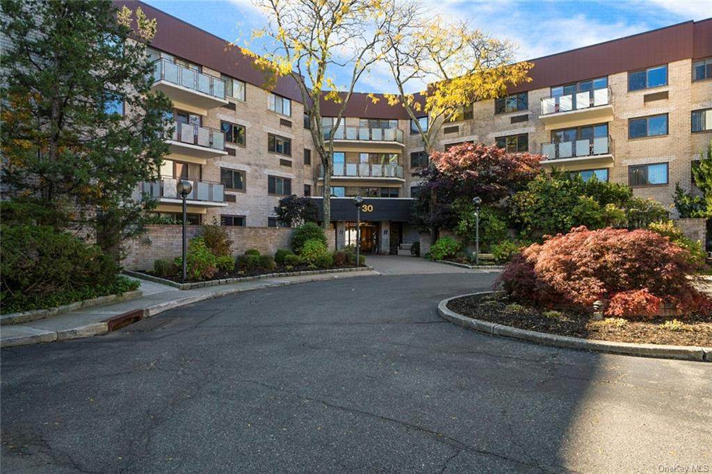 30 Greenridge Avenue - Photo 1
