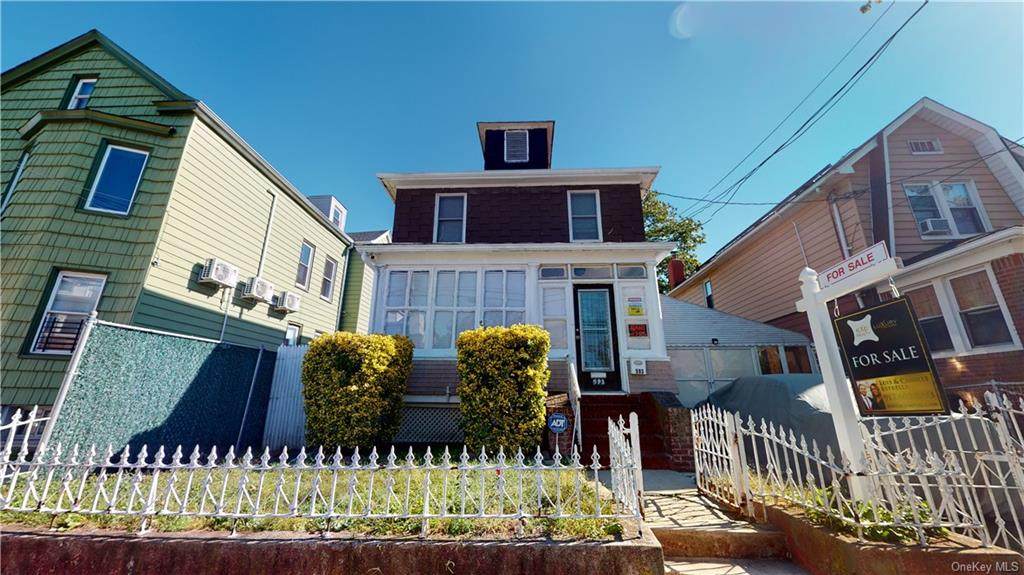 593 38th Street - Photo 1