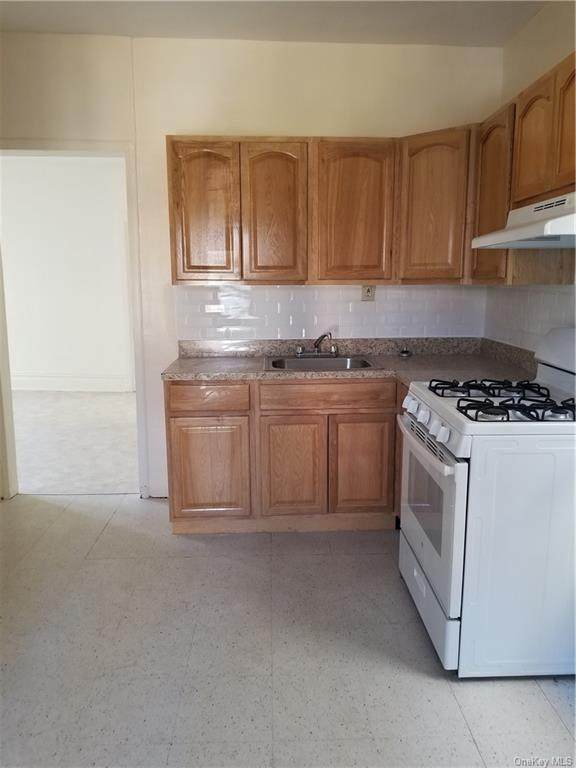 1361 Arnow Avenue - Photo 1