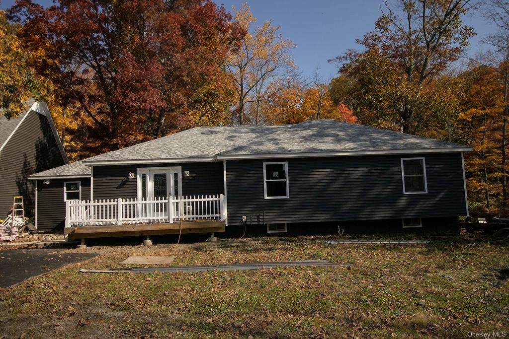 122 Frontier Drive - Photo 1