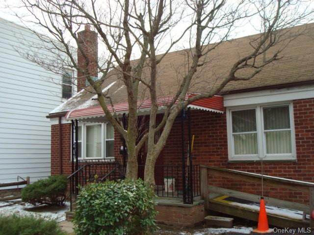 27 Manning Avenue - Photo 1