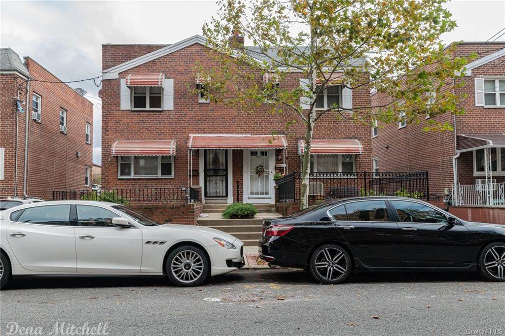 1952 Mulford Avenue - Photo 1