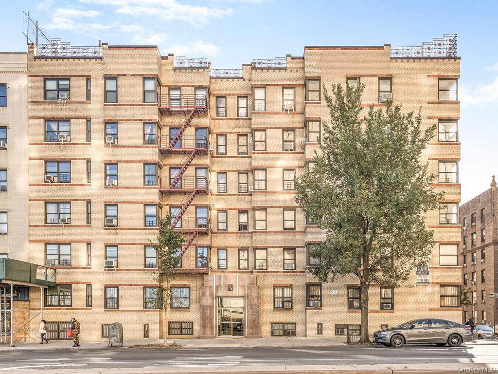 860 Grand Concourse - Photo 1