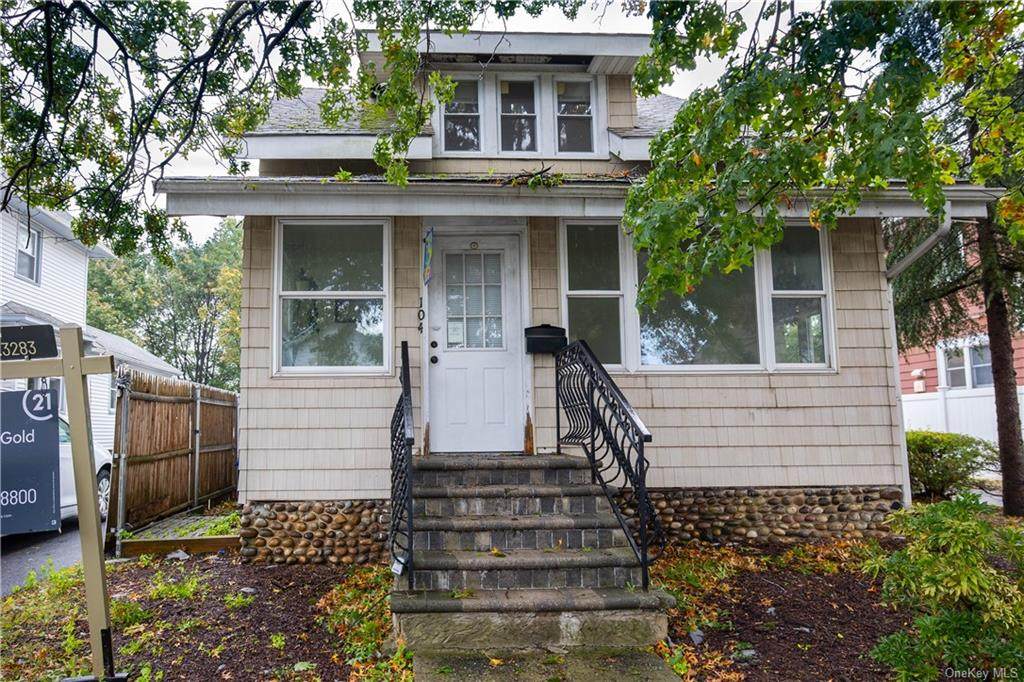 102 aka 104 Briggs Avenue - Photo 1