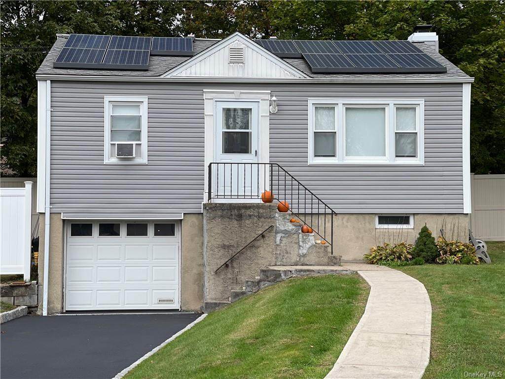 163 Carlisle Avenue - Photo 1