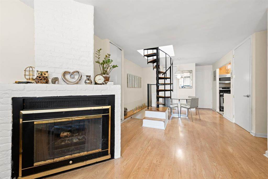 372 Fifth Avenue - Photo 1