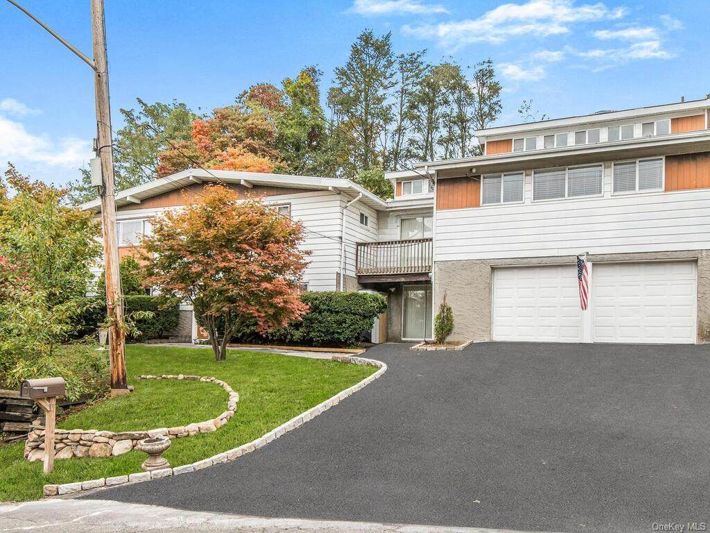 17 Lawrence Avenue - Photo 1