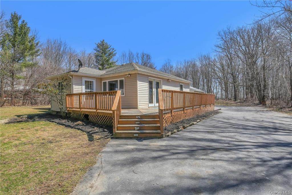 1529 Greenville Turnpike - Photo 1