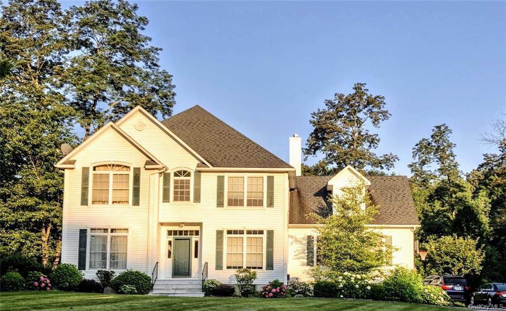 6 Coachlight Drive - Photo 1