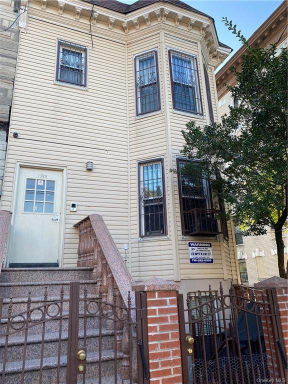 1300 Clay Avenue - Photo 1