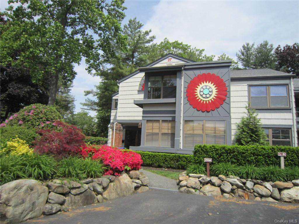 212 Treetop Circle - Photo 1