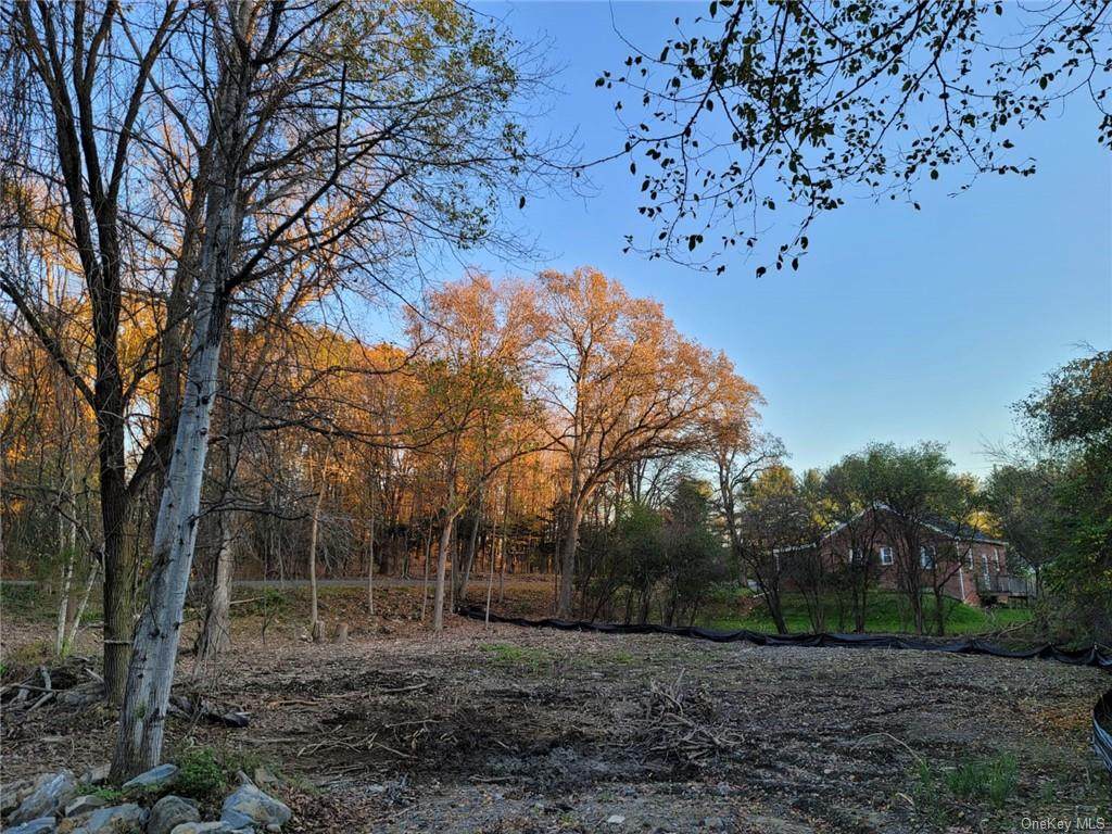 2-18 Elaine Drive - Photo 1
