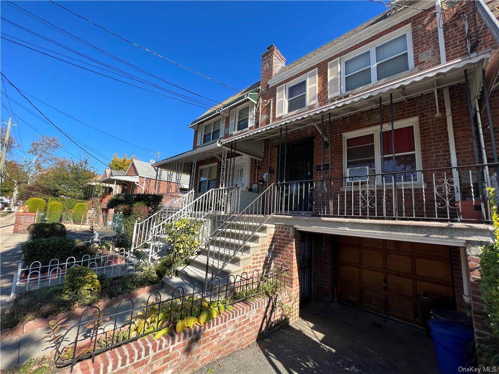 2738 Seymour Avenue - Photo 1