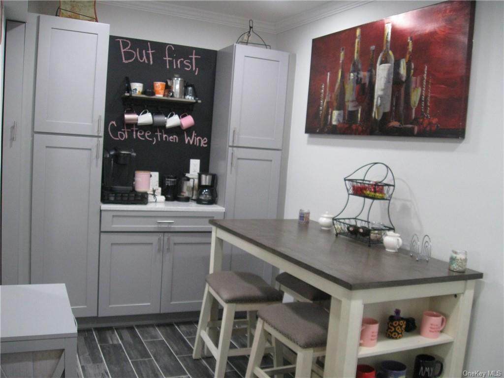 77 Carpenter Avenue - Photo 1