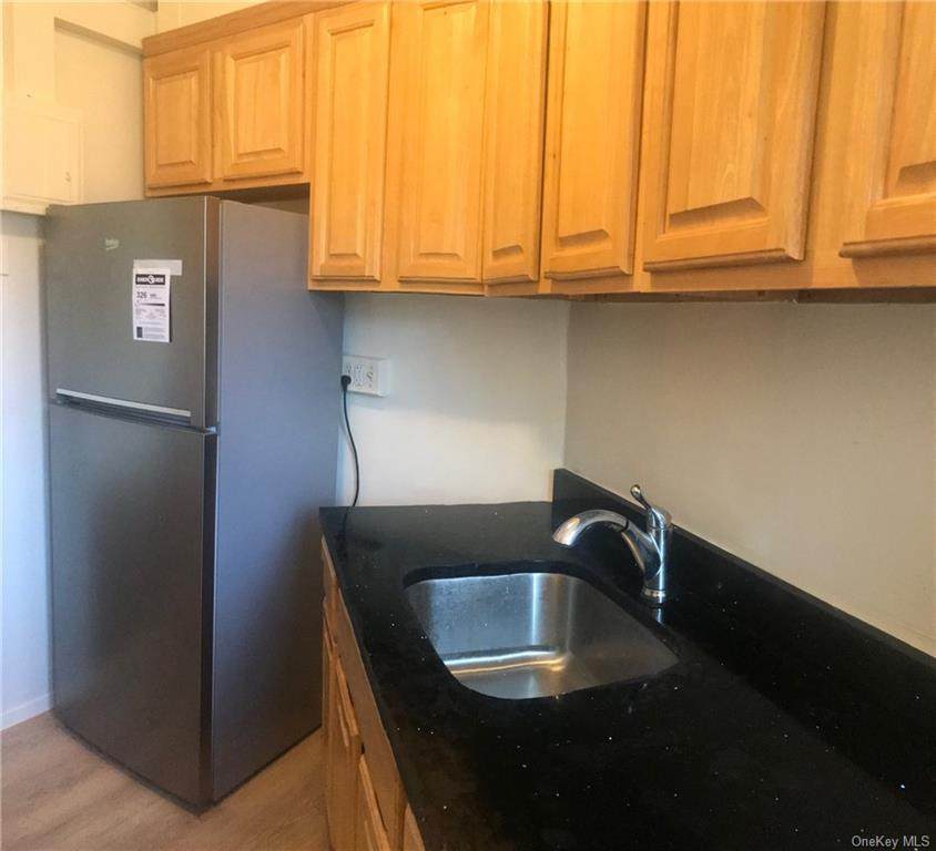 1686 Metropolitan Avenue - Photo 1