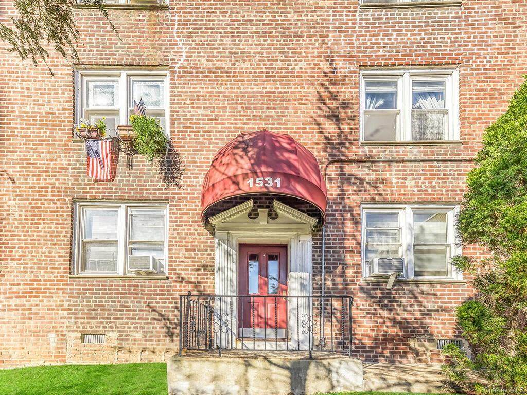 1531 Central Park Avenue - Photo 1