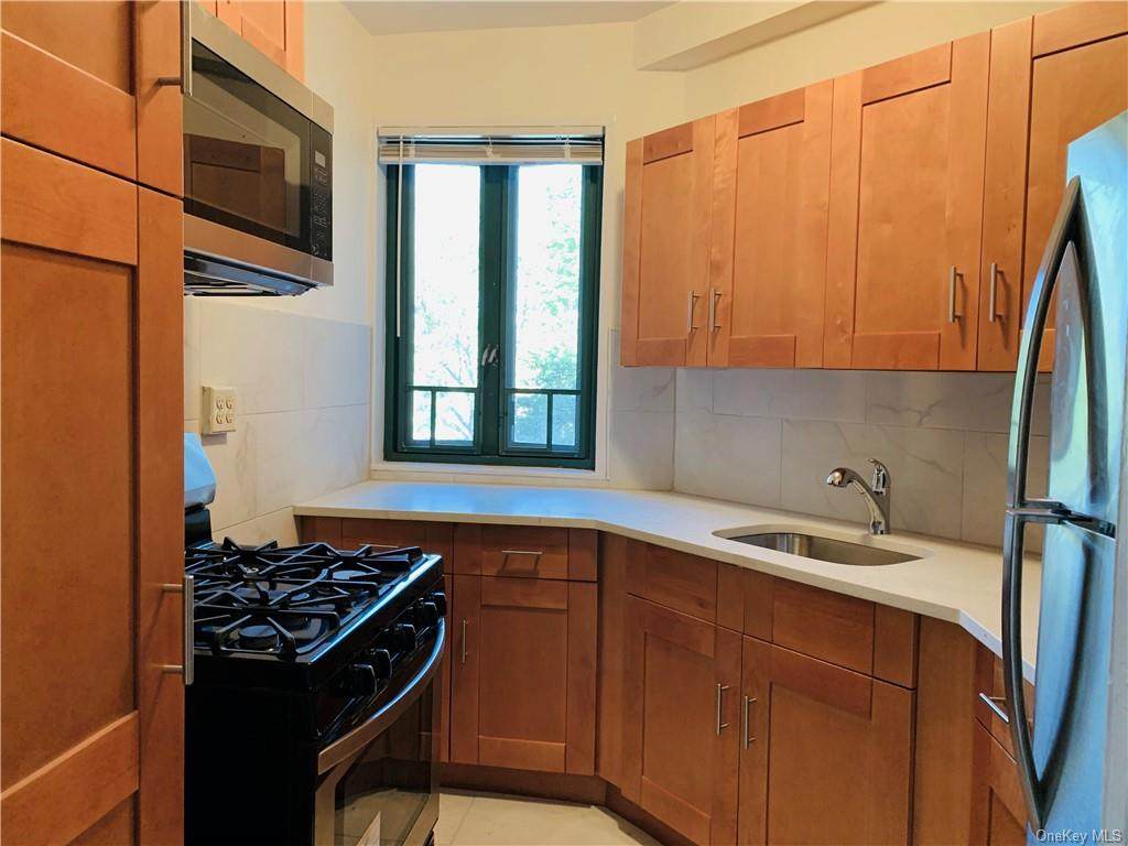 1718 Purdy Street - Photo 1