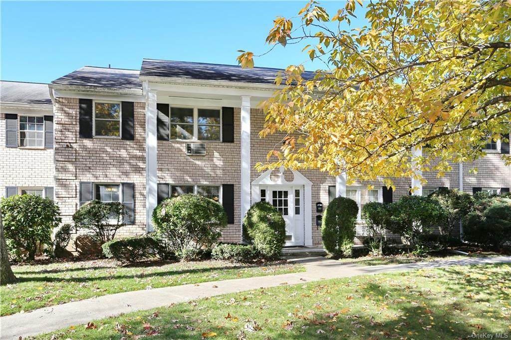 262 Parkside Drive - Photo 1