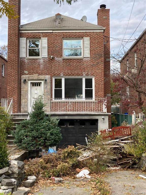 1629 Pelham Parkway - Photo 1