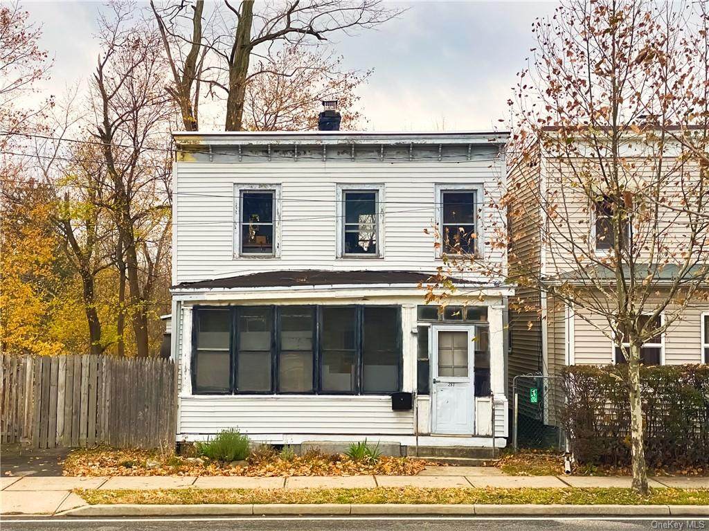 293 Robinson Avenue - Photo 1