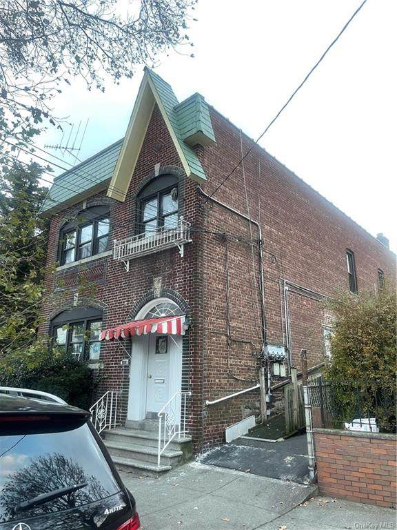 2551 Hering Avenue - Photo 1