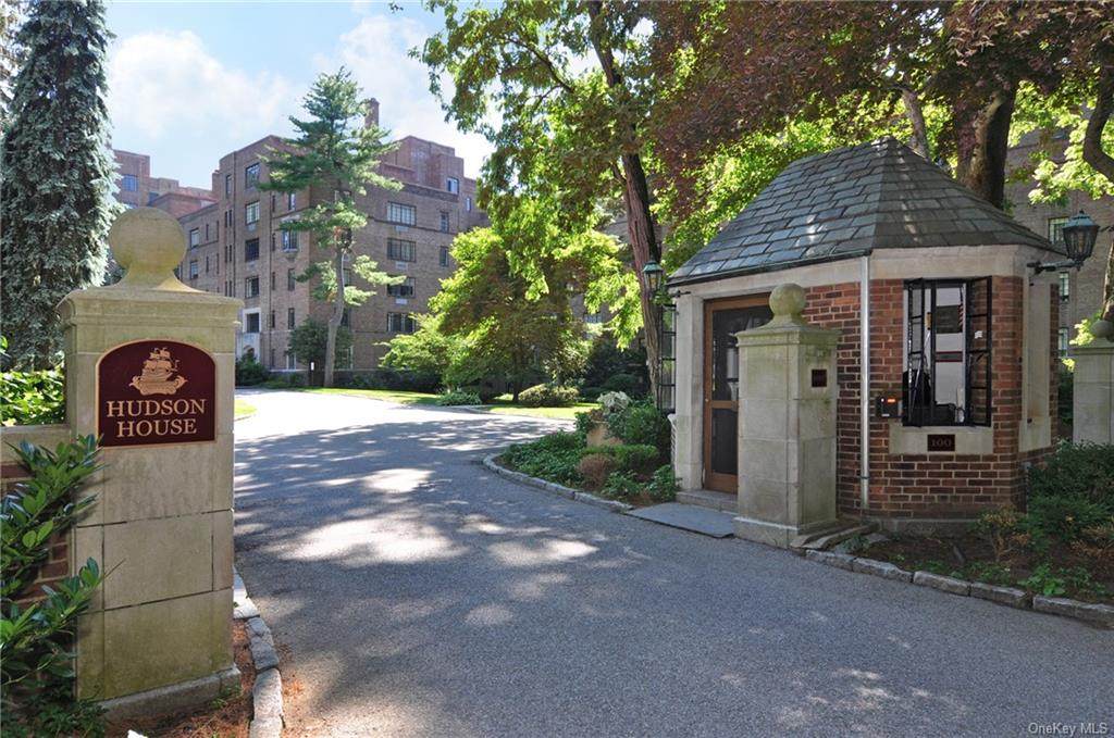 100 Ardsley Avenue - Photo 1