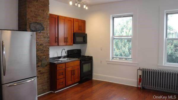 694 133 Street - Photo 1