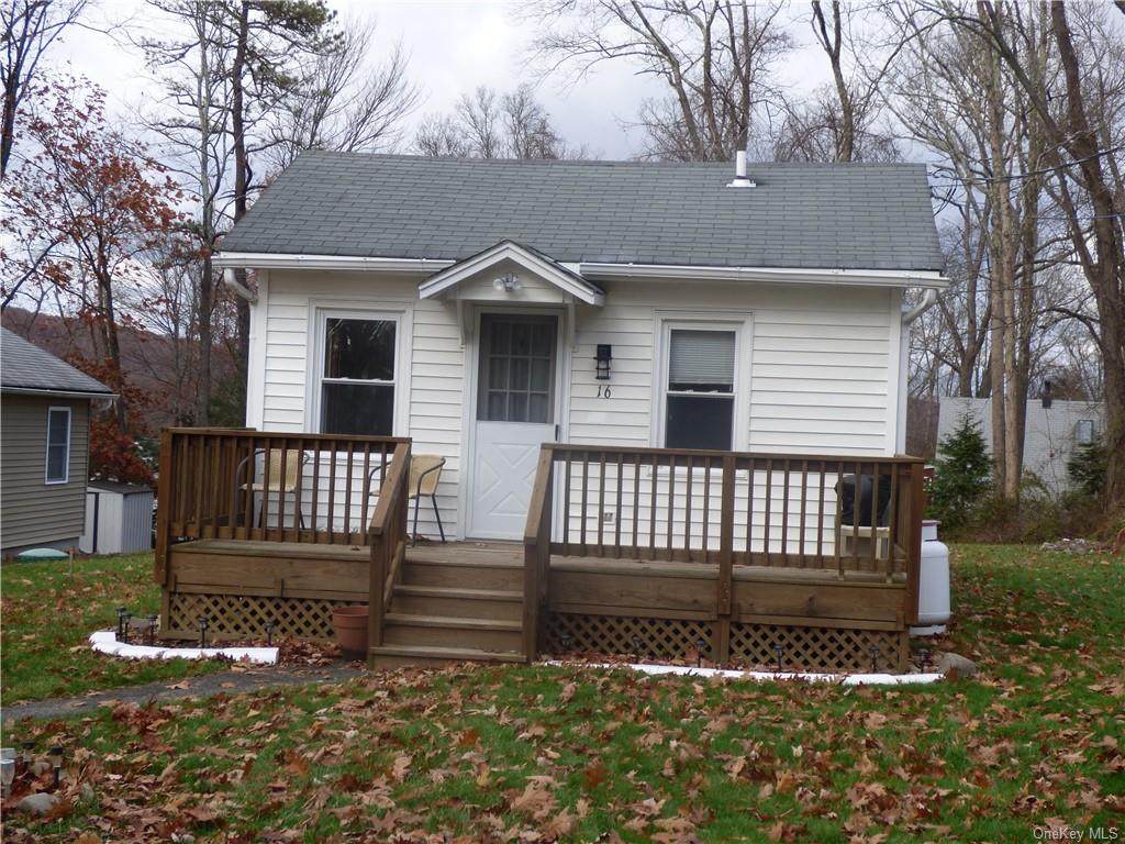 16 Williams Drive - Photo 1