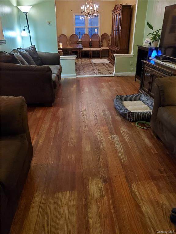 1092 Rhinelander Avenue - Photo 1