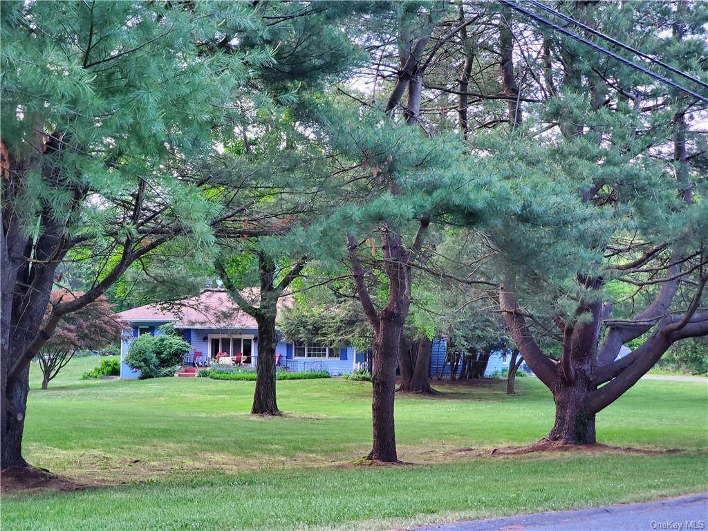 4 Pine Hill Drive - Photo 1