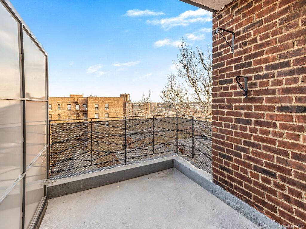 3299 Cambridge Avenue - Photo 1