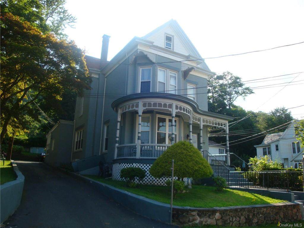 138 Hudson Avenue - Photo 1